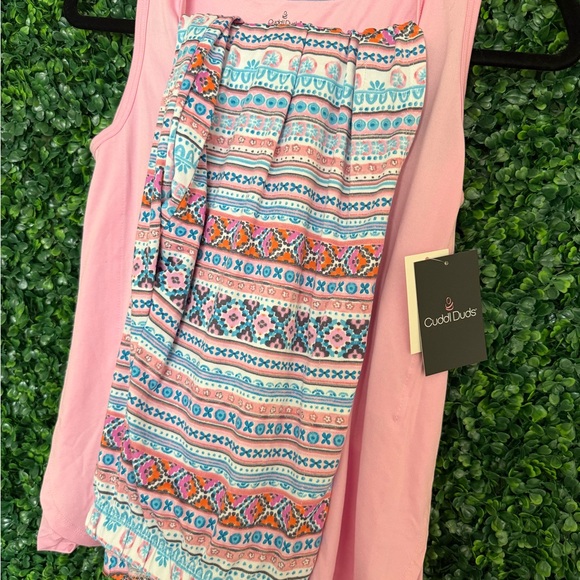 Cuddl Duds Pink Top with Multicolor Pattern Pajama Set - Picture 2 of 3